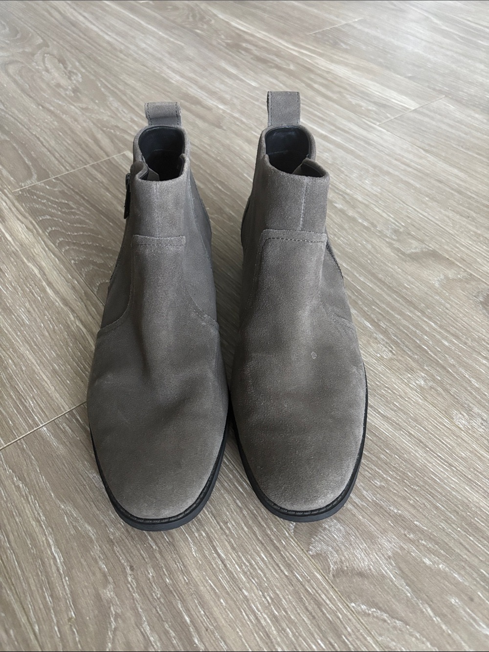 UGG Aureo II Boots Womens Size 10 Gray Ankle Booties Leather Zip Round Toe